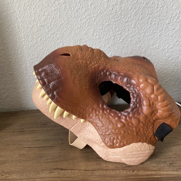 JURASSIC WORLD T-REX TYRANNOSAURUS REX BROWN DINOSAUR MASK MOVEABLE JAW EUC - Picture 1 of 4